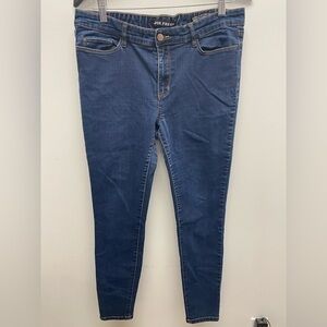 ✨ 4 for $30 ✨  Joe Fresh Ultra Slim Straight Jeans Size 31 12